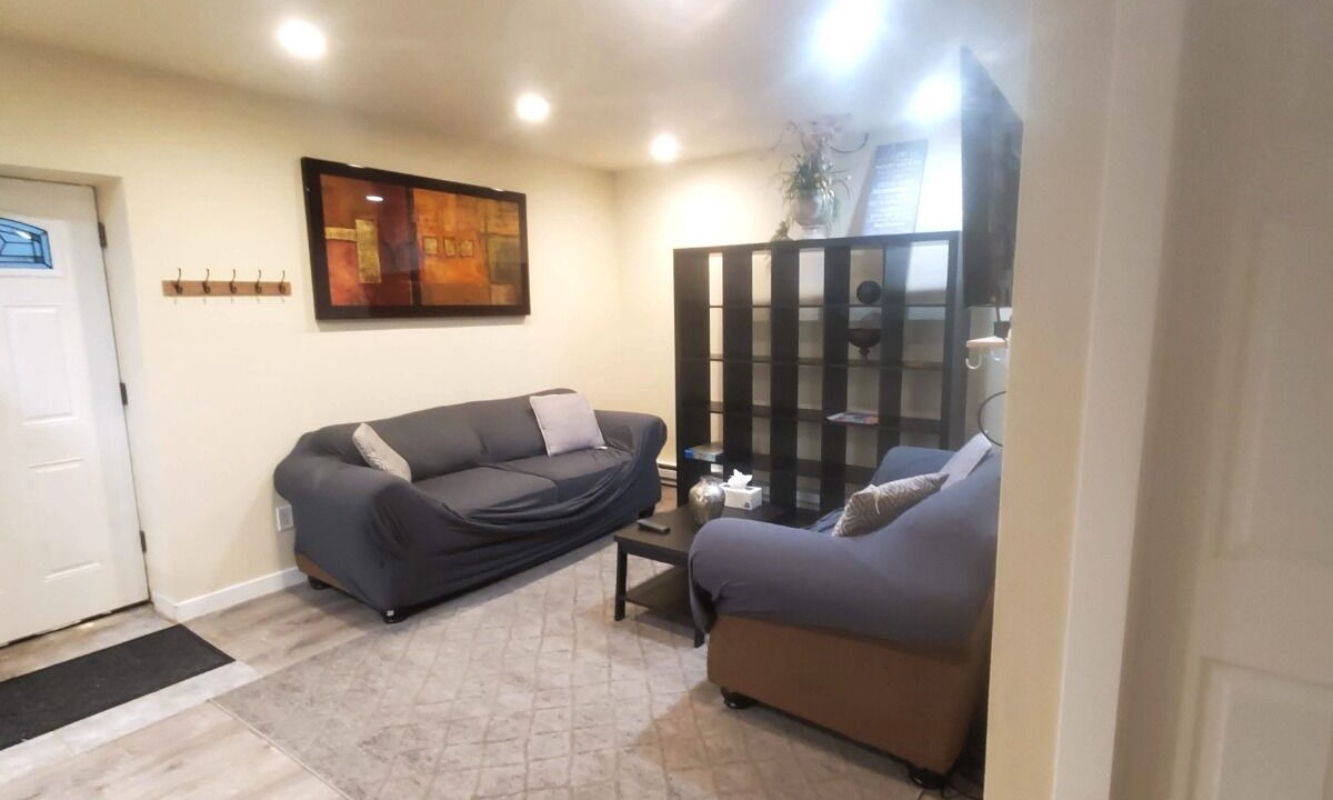 Photo of Livingroom in Inglewood-Finn Hill