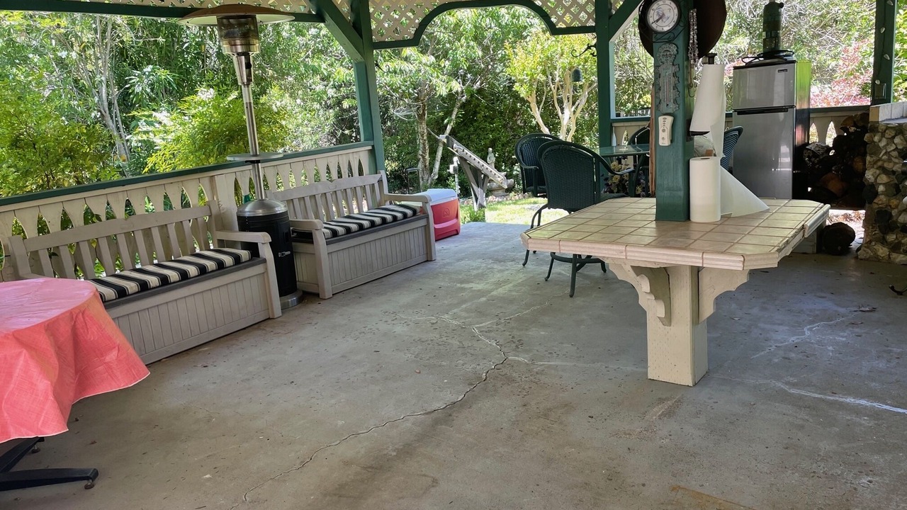 Photo of Outdoor in Nut Tree