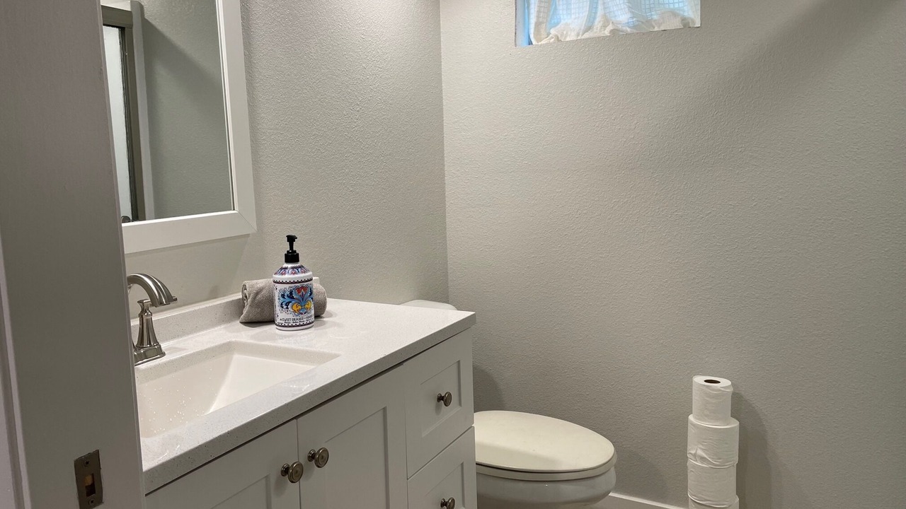 Photo of Bathroom in Nut Tree