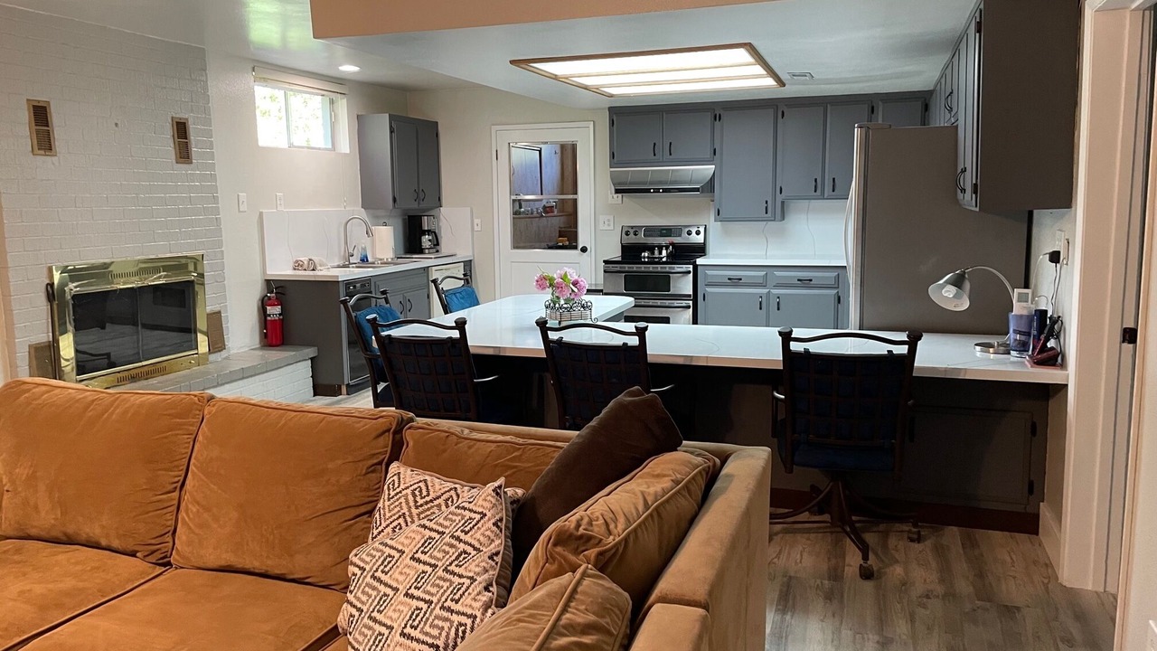 Photo of Livingroom in Nut Tree