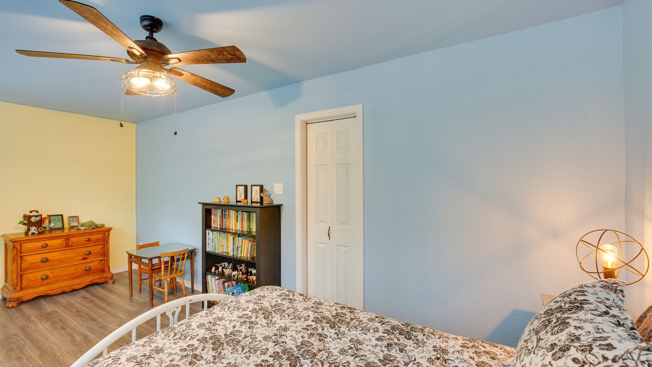 Photo of Bedroom in Holly Lake Ranch