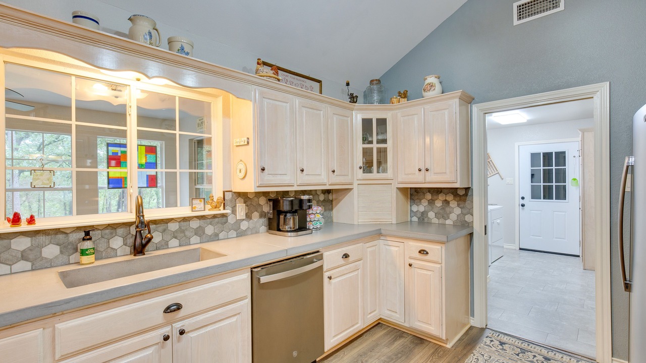 Photo of Kitchen in Holly Lake Ranch