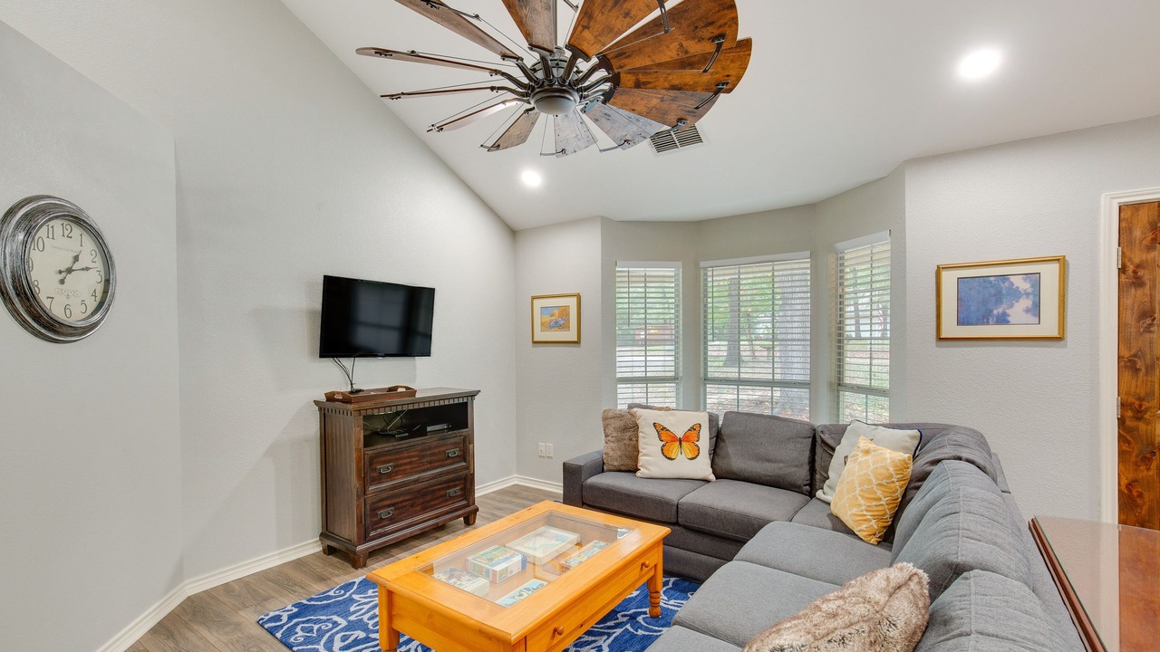 Photo of Bedroom in Holly Lake Ranch