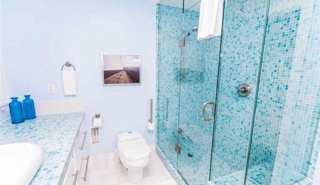 Photo of Bathroom in Louth