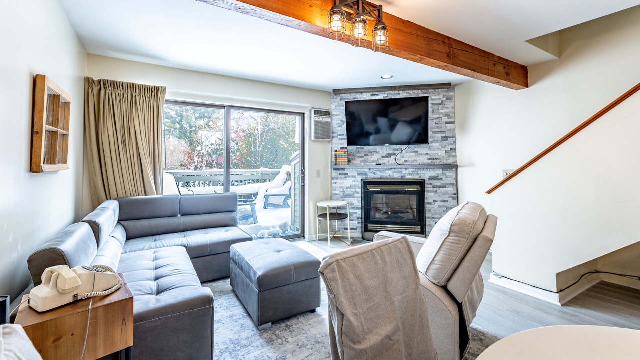 Photo of Livingroom in Jeffersonville
