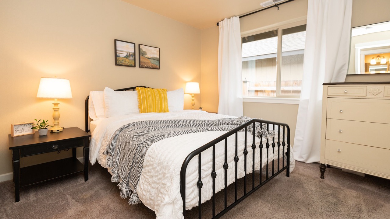 Photo of Bedroom in Larkspur