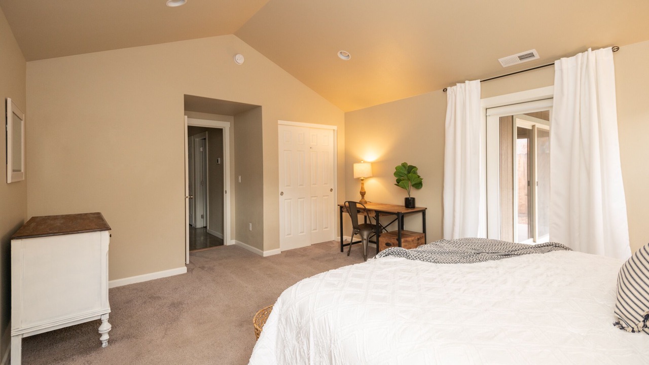 Photo of Bedroom in Larkspur