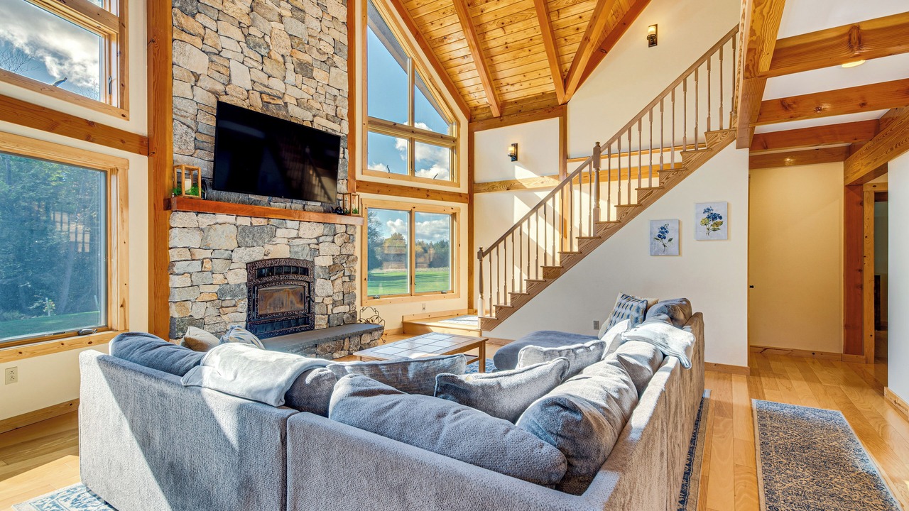 Photo of Livingroom in Granville Summit