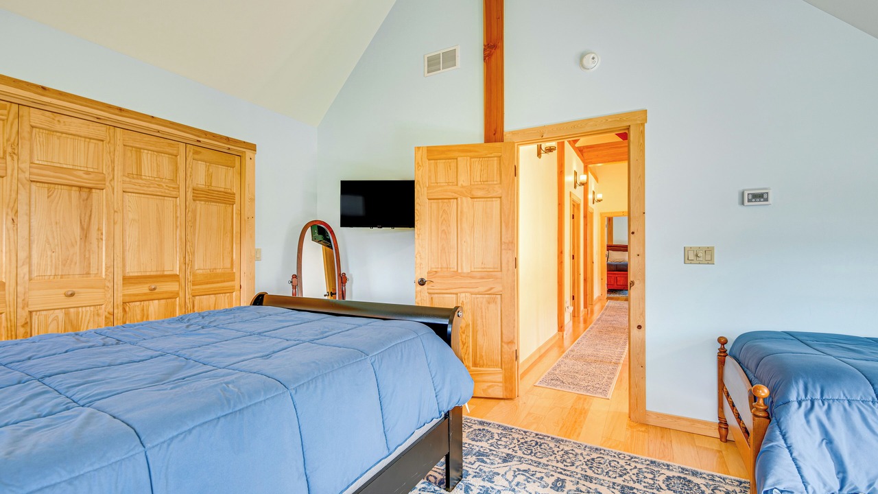 Photo of Bedroom in Granville Summit