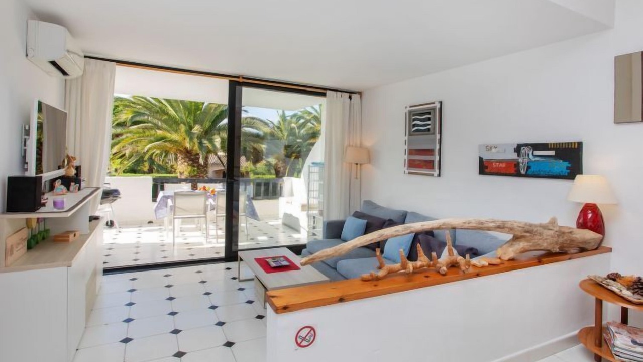 Photo of Bedroom in Pals