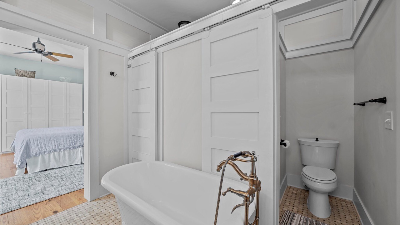 Photo of Bathroom in Oriental