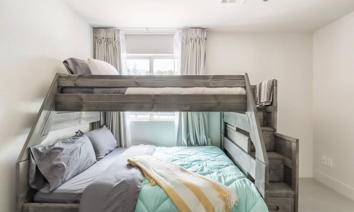 Photo of Bedroom in Desert Park Estates