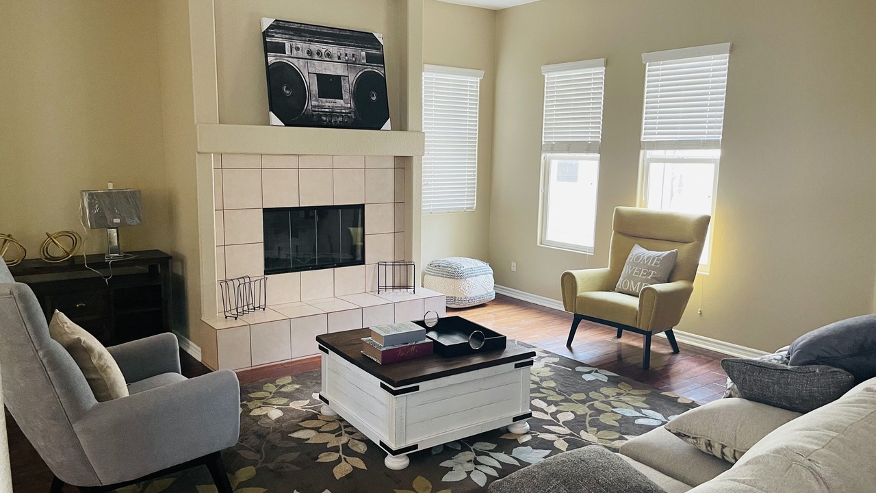 Photo of Livingroom in Victorville