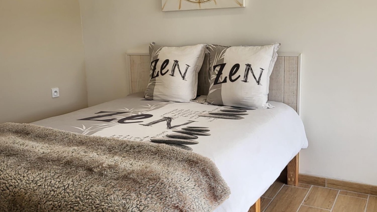 Photo of Bedroom in Arsac