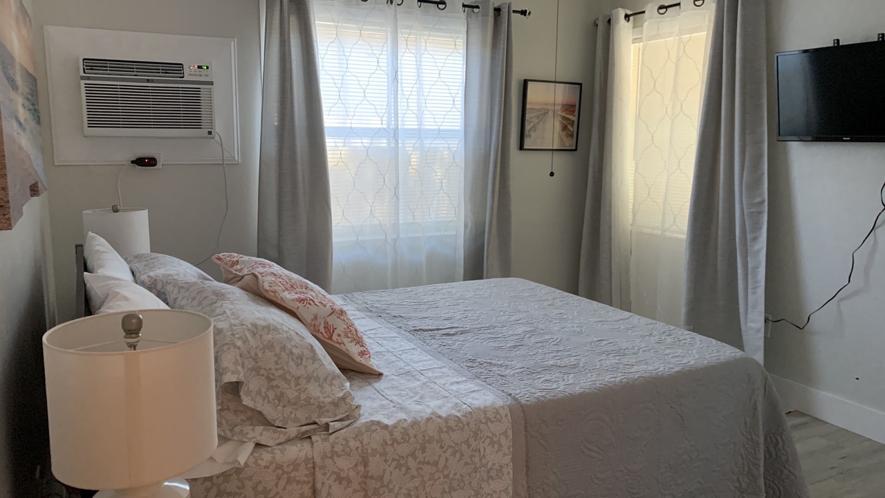 Photo of Bedroom in Hallandale Beach