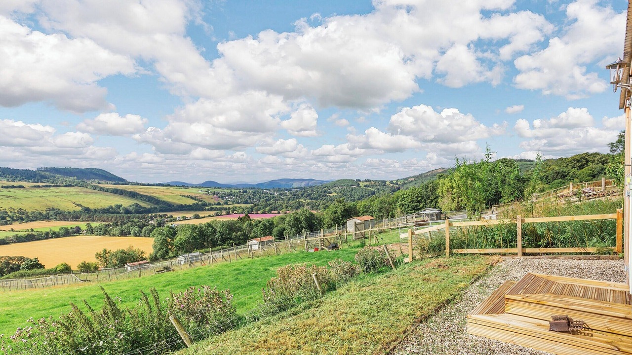 Photo of Others in Heights of Achterneed