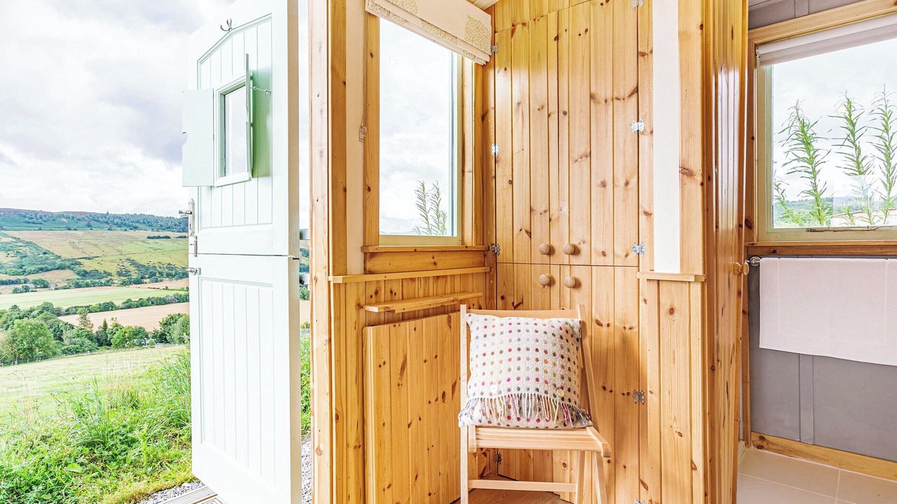 Photo of Others in Heights of Achterneed