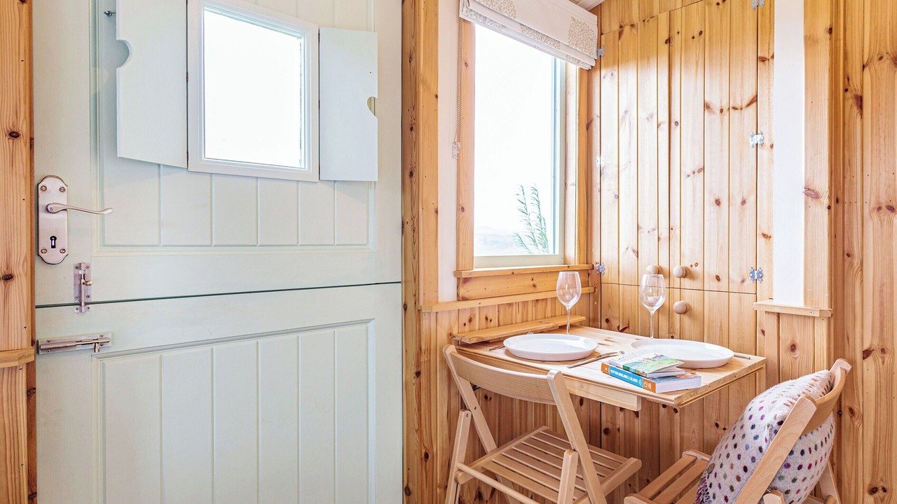 Photo of Others in Heights of Achterneed