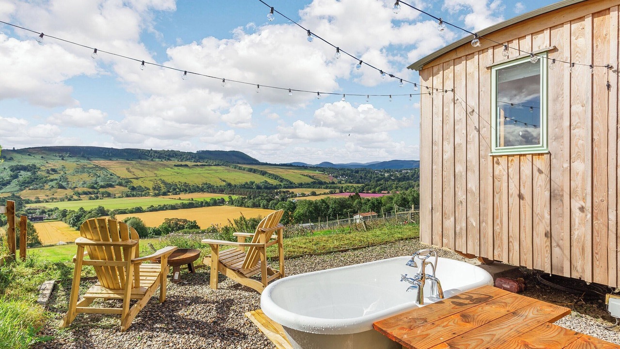 Photo of Others in Heights of Achterneed