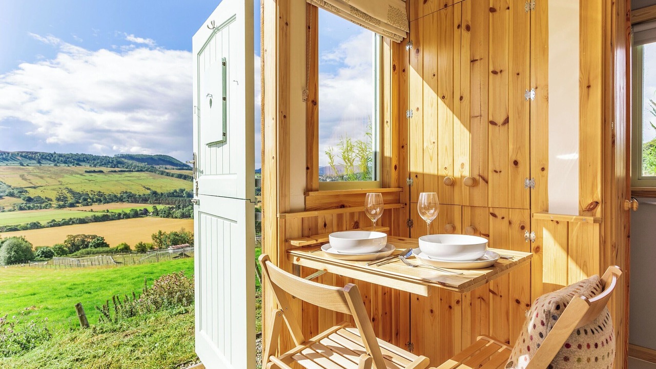 Photo of Others in Heights of Achterneed