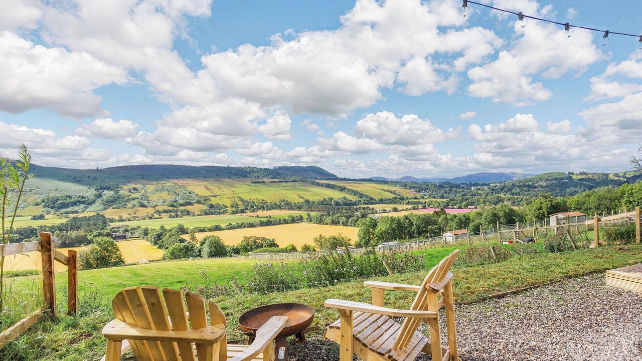 Photo of Others in Heights of Achterneed