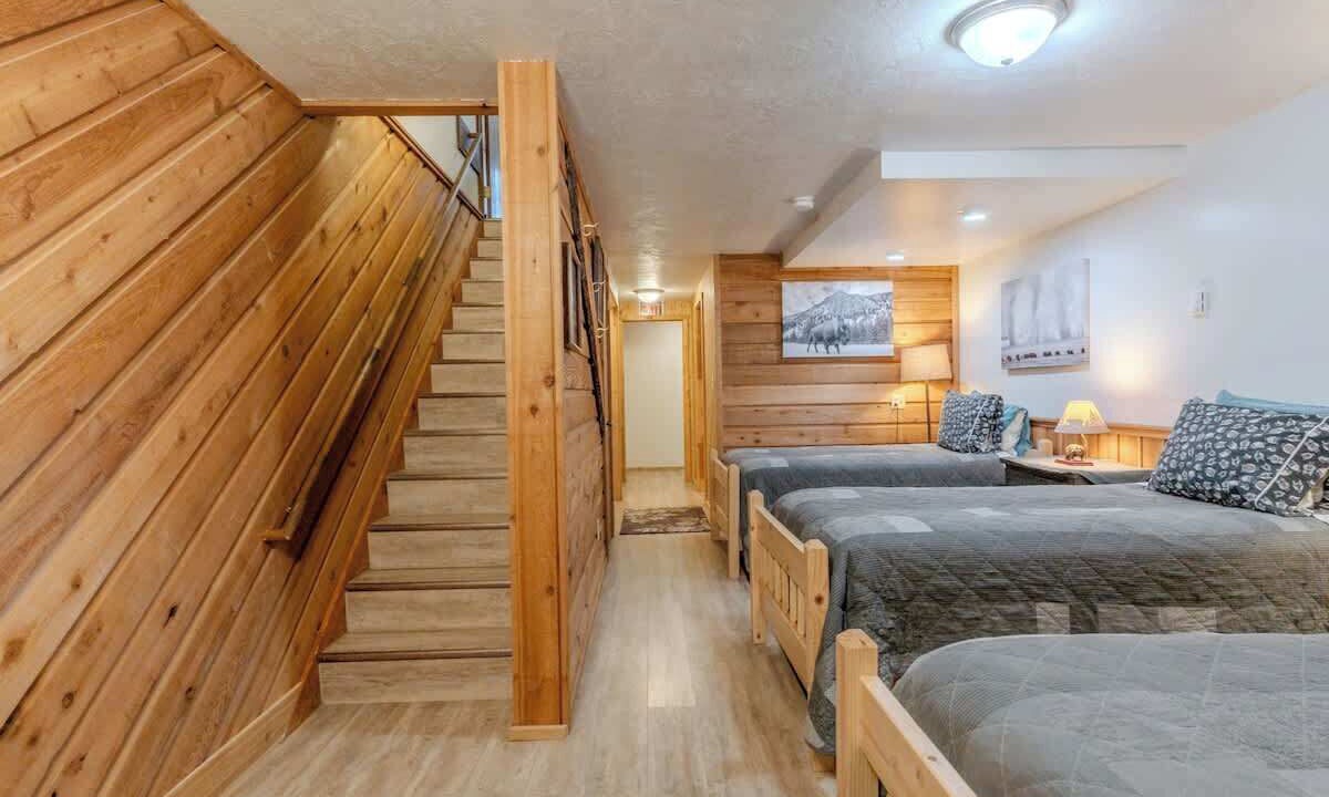 Photo of Bedroom in West Yellowstone