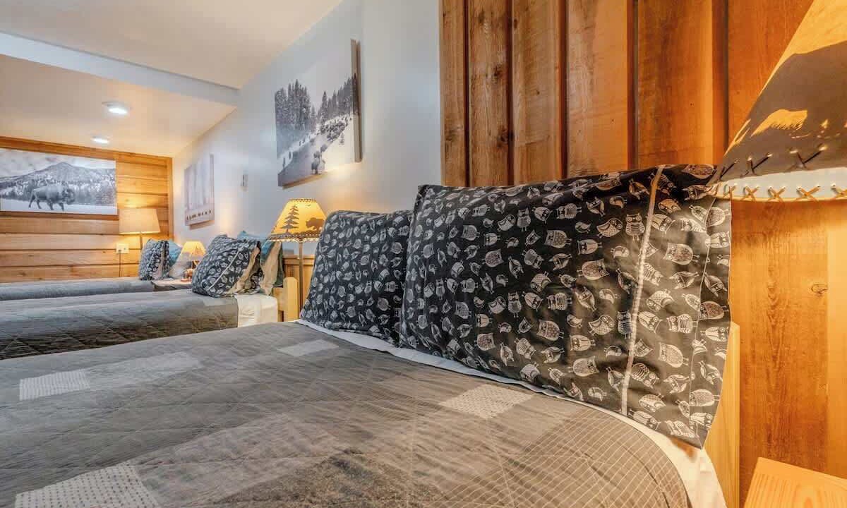 Photo of Bedroom in West Yellowstone