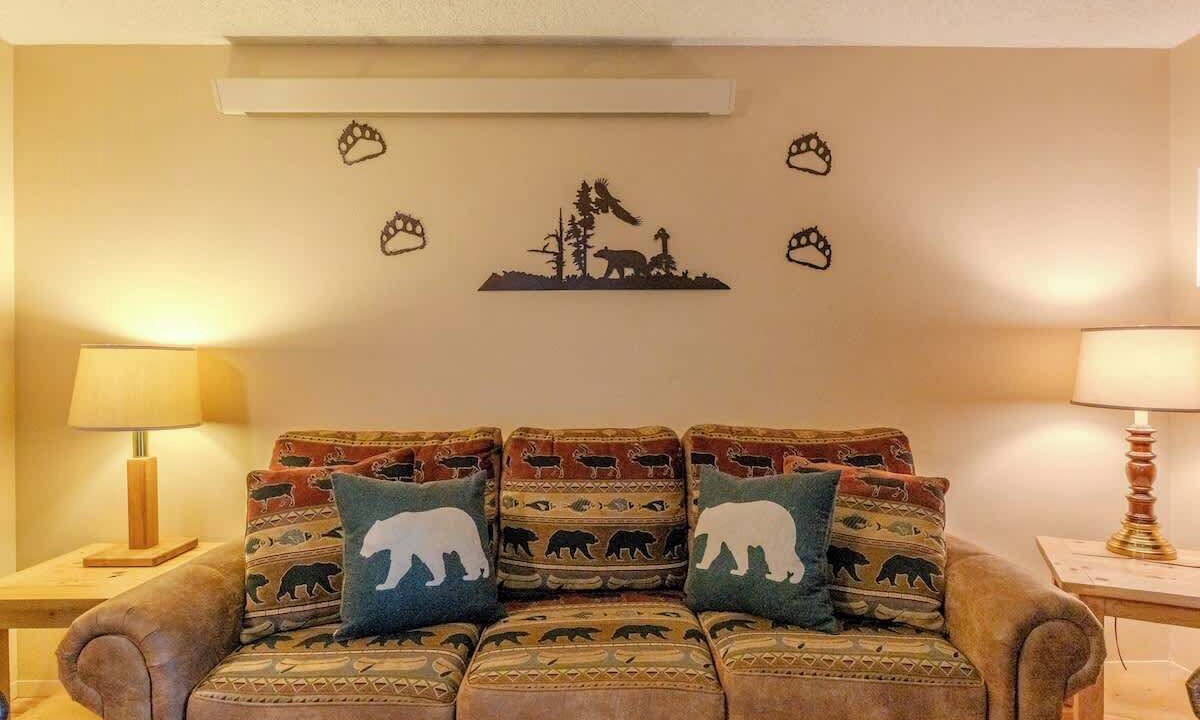 Photo of Livingroom in West Yellowstone