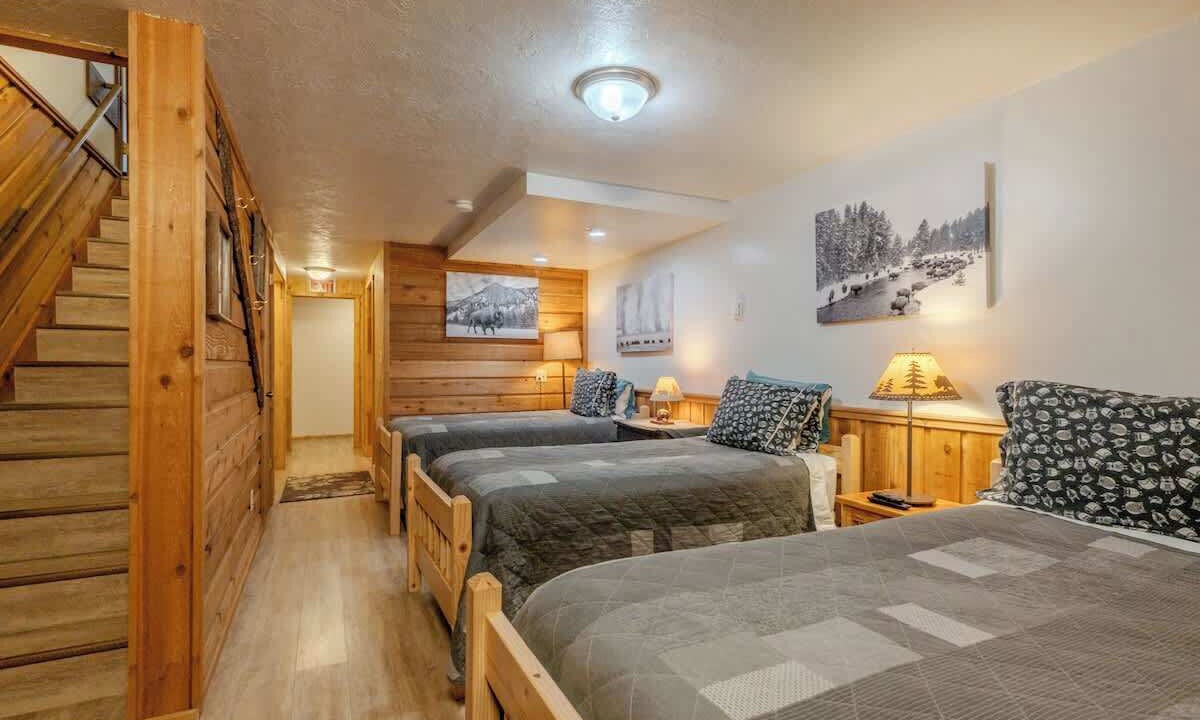 Photo of Bedroom in West Yellowstone