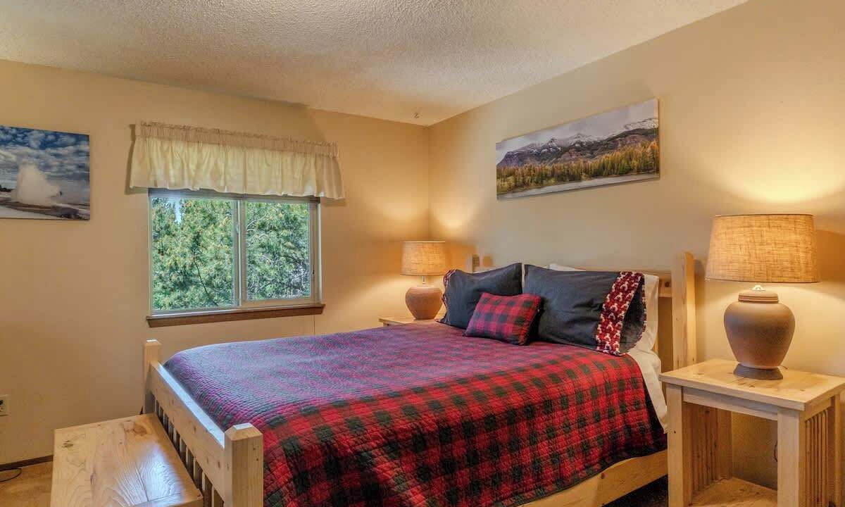 Photo of Bedroom in West Yellowstone
