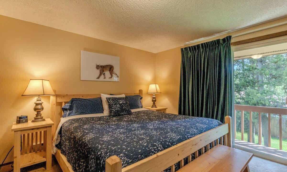 Photo of Bedroom in West Yellowstone
