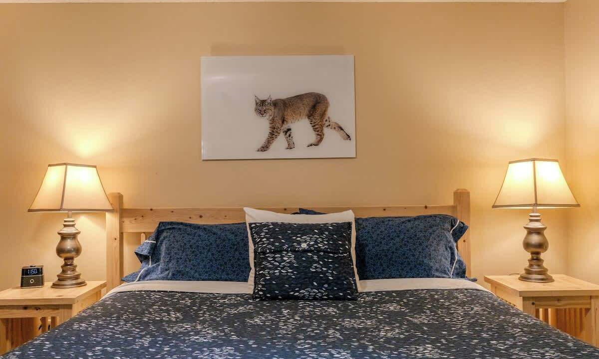 Photo of Bedroom in West Yellowstone