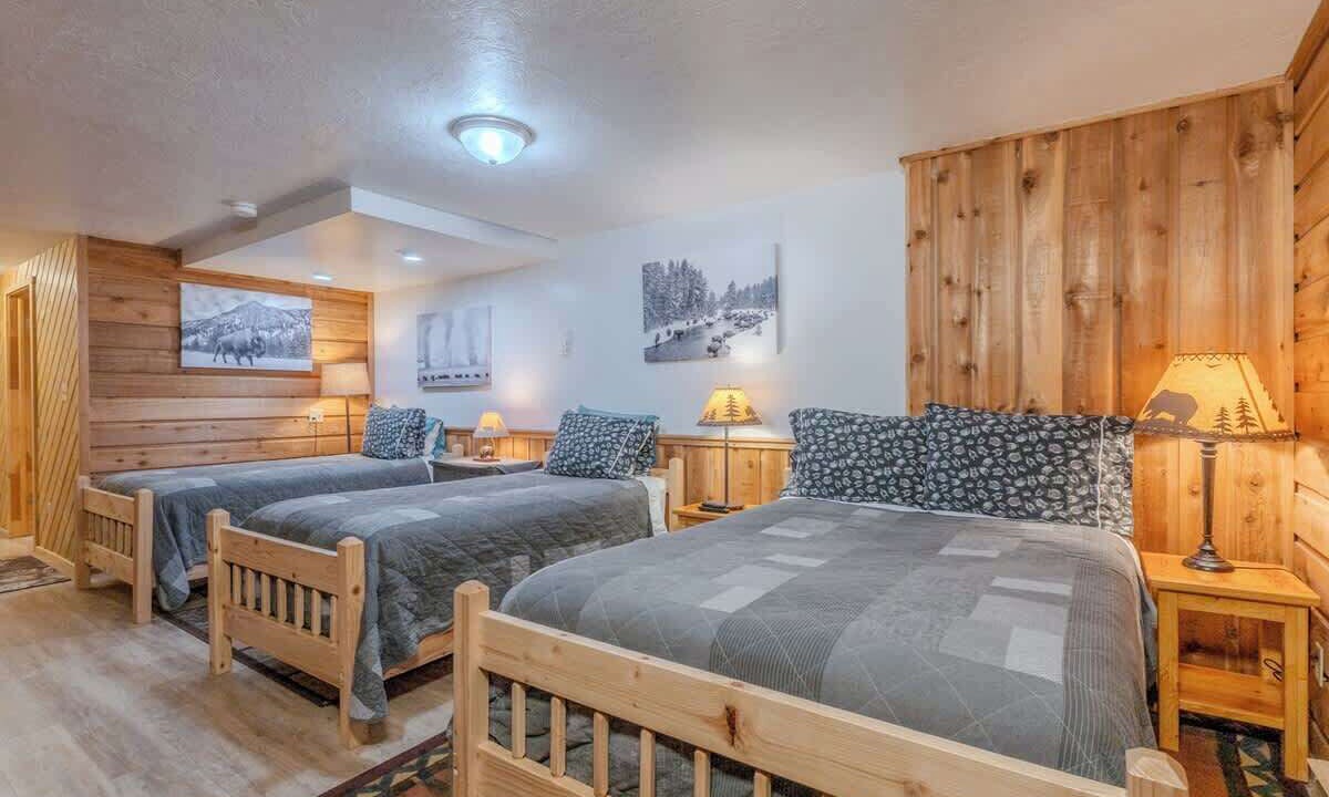 Photo of Bedroom in West Yellowstone