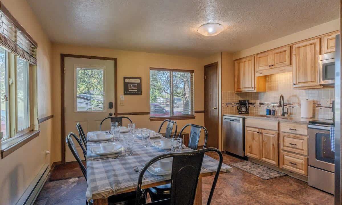 Photo of Kitchen in West Yellowstone