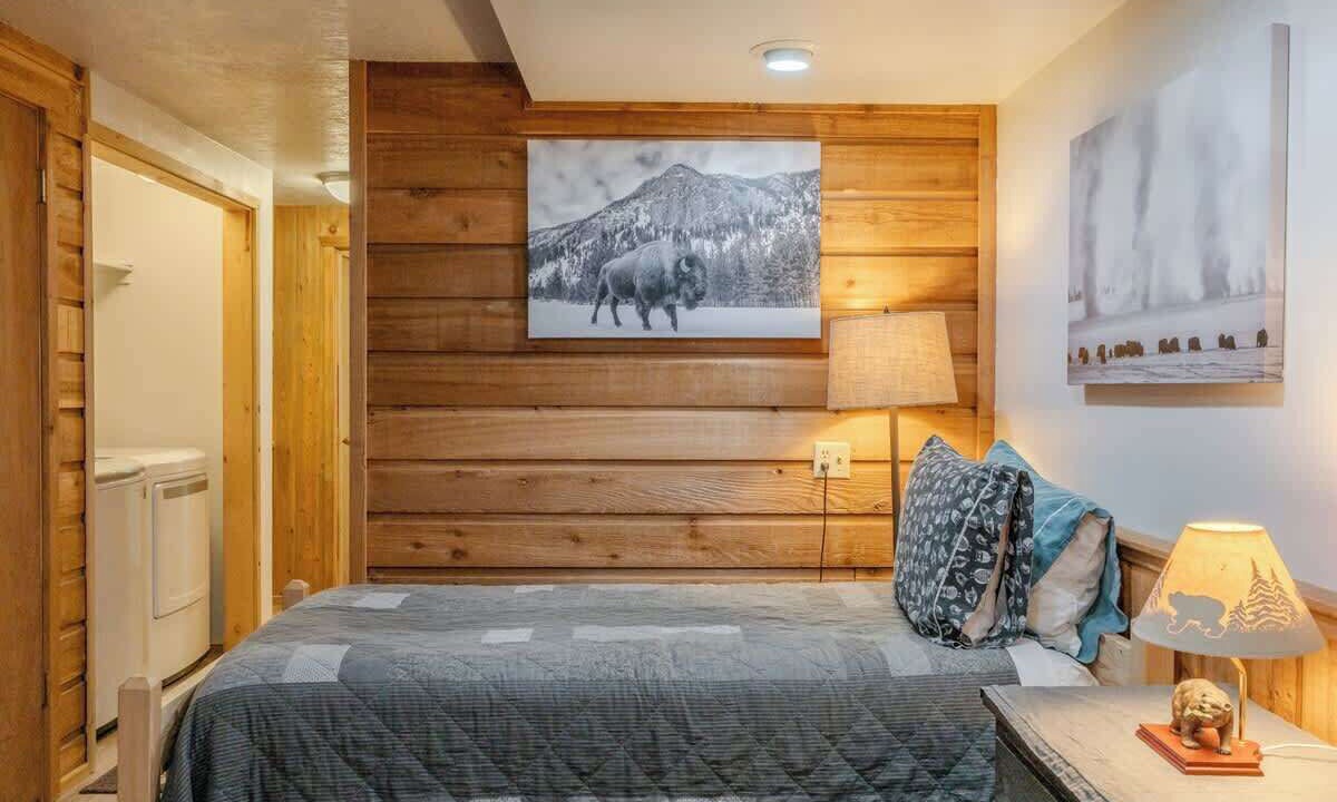 Photo of Bedroom in West Yellowstone