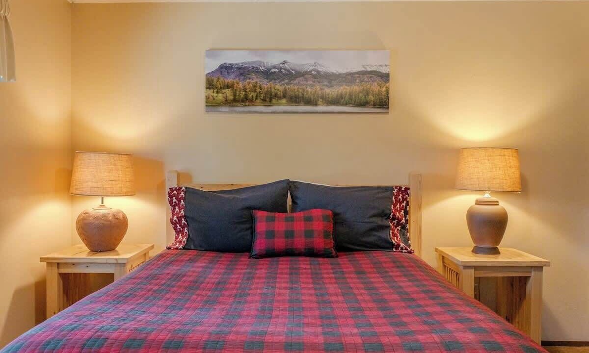 Photo of Bedroom in West Yellowstone