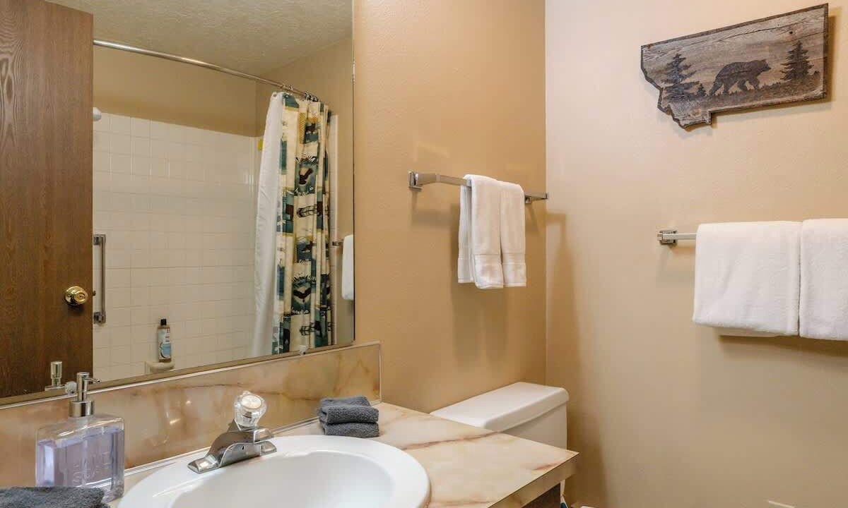 Photo of Bathroom in West Yellowstone