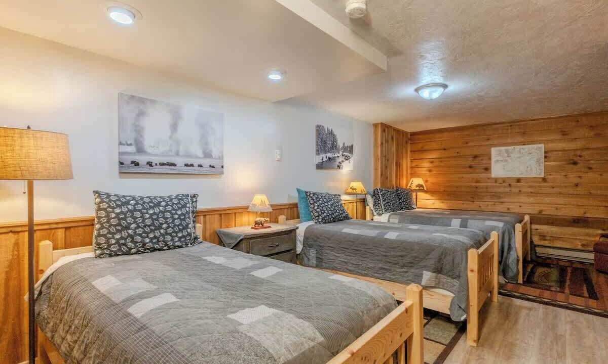 Photo of Bedroom in West Yellowstone