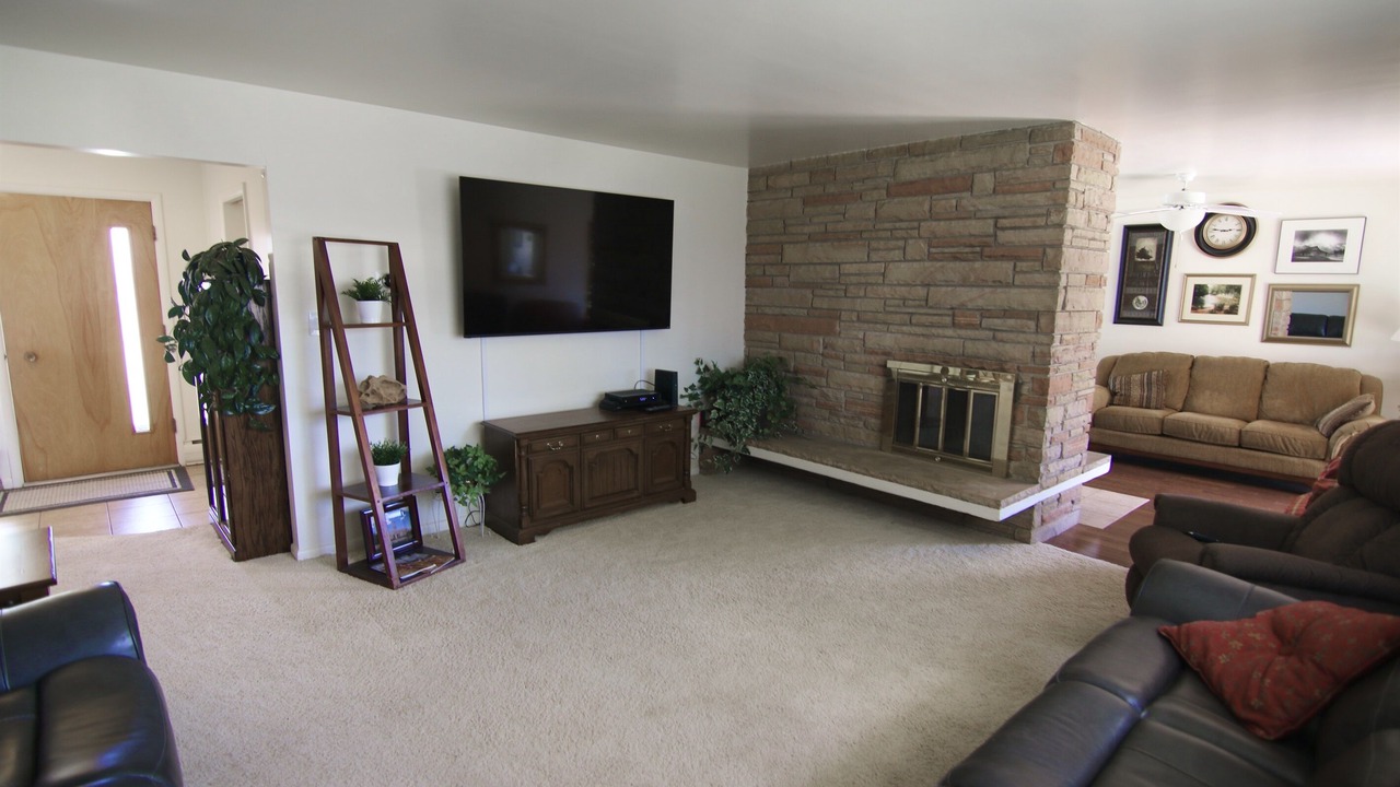 Photo of Livingroom in Monticello
