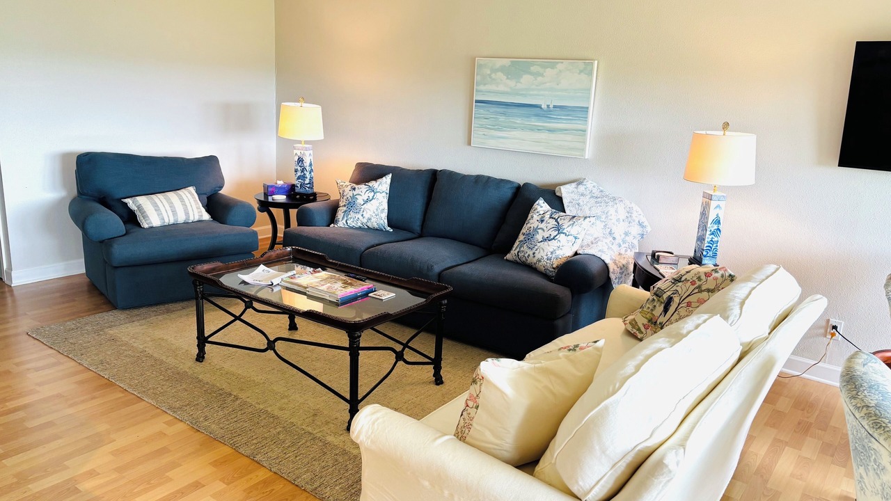 Photo of Livingroom in Comanche Point At Point Venture