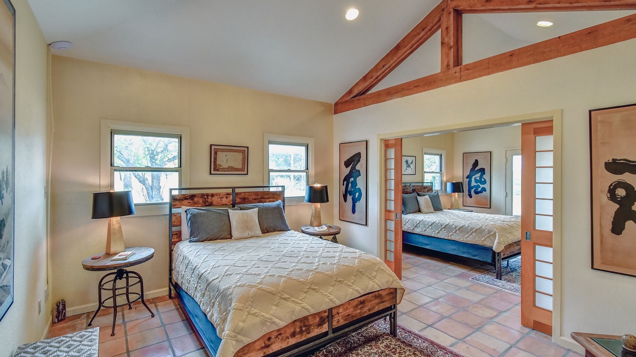 Photo of Bedroom in Glen Rose