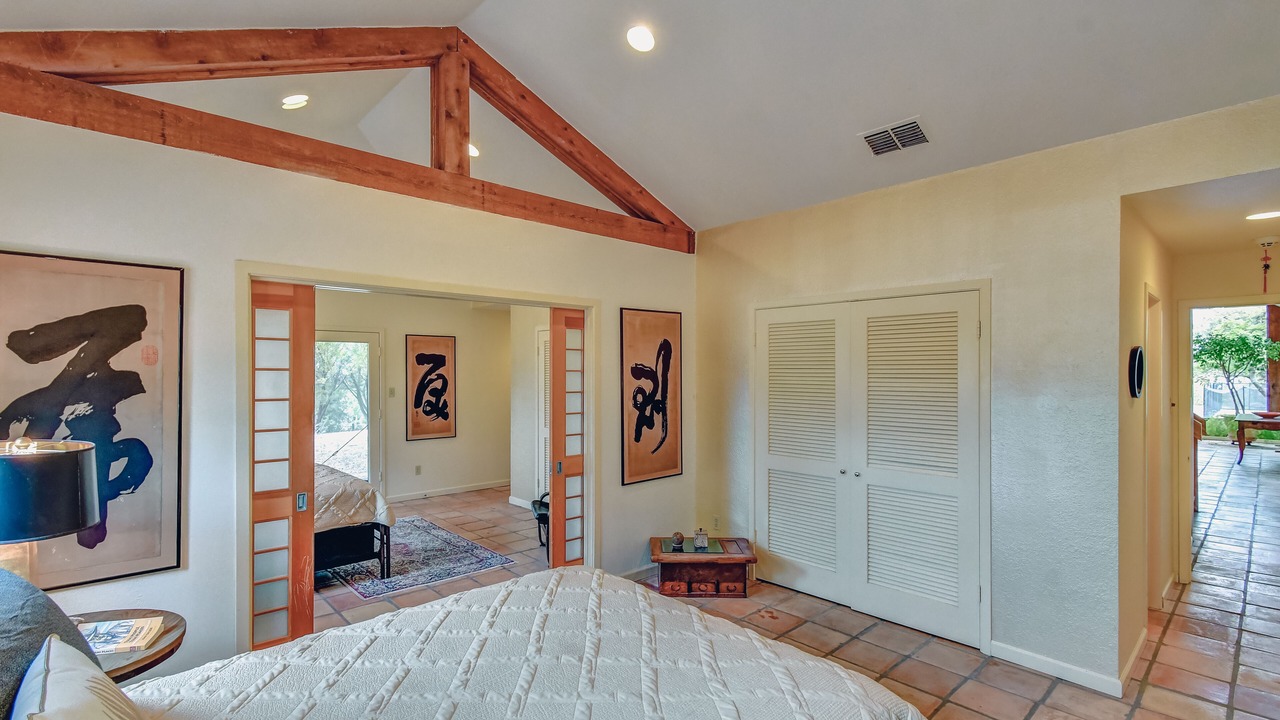 Photo of Bedroom in Glen Rose