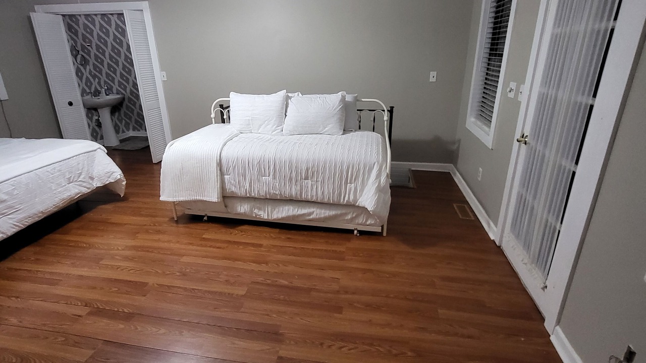 Photo of Bedroom in Scottsville