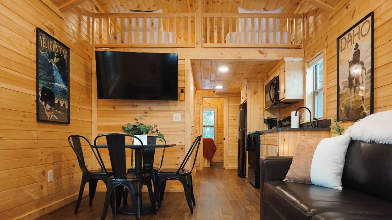 Photo of Livingroom in Last Chance