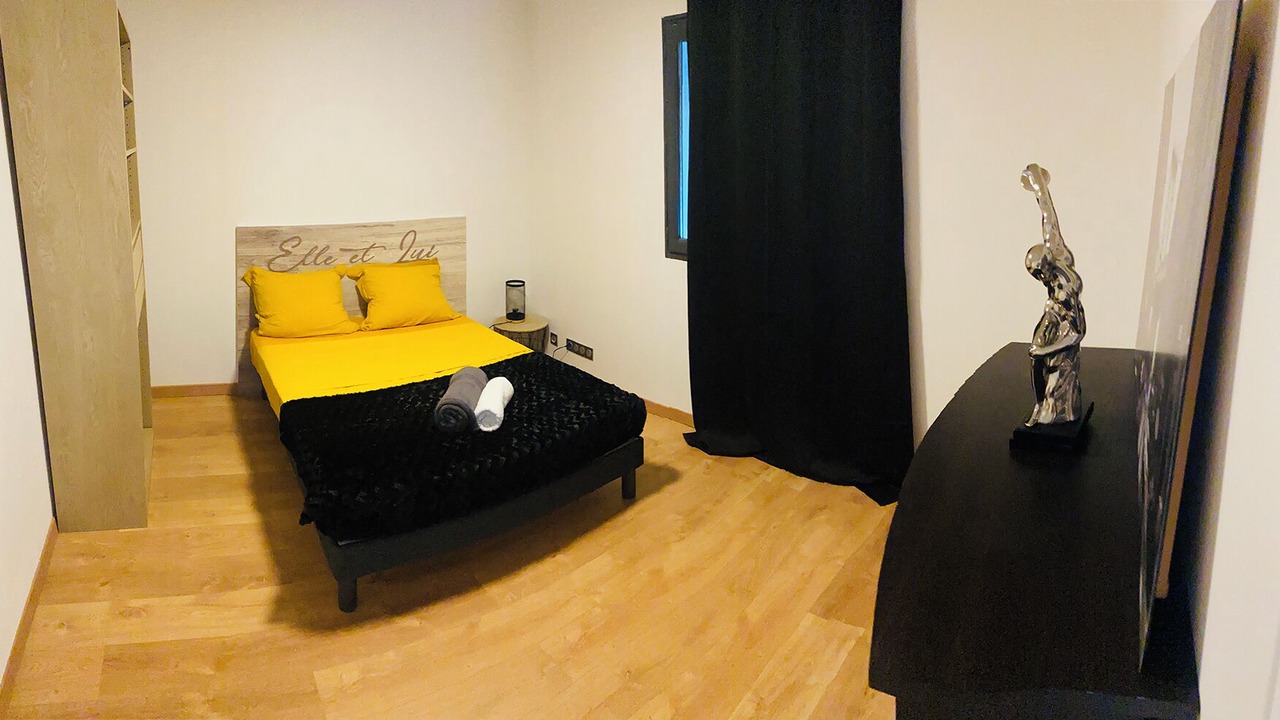 Photo of Bedroom in Cenon