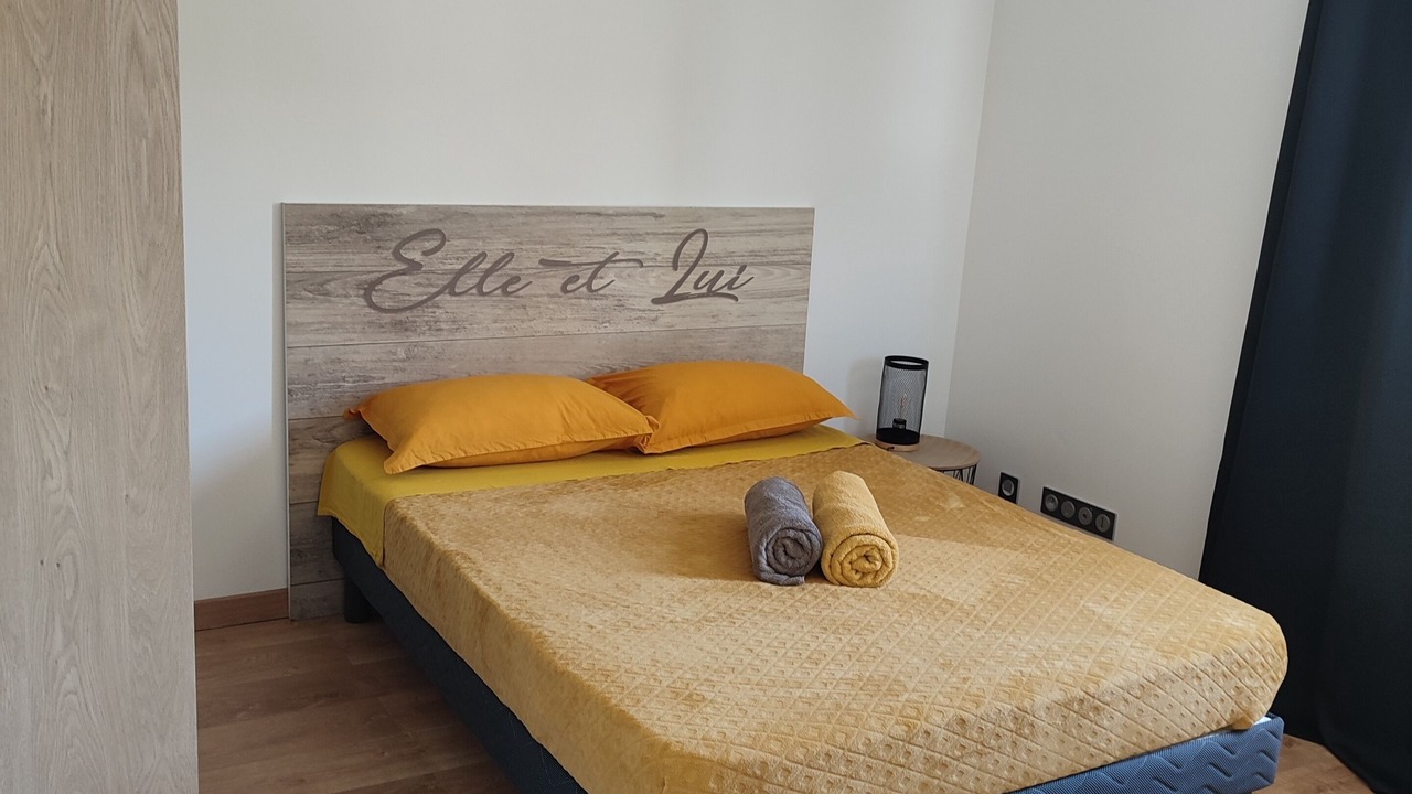 Photo of Bedroom in Cenon