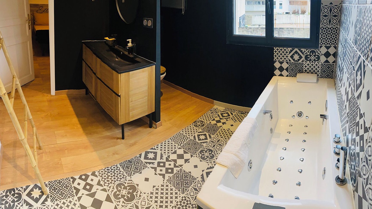 Photo of Bathroom in Cenon