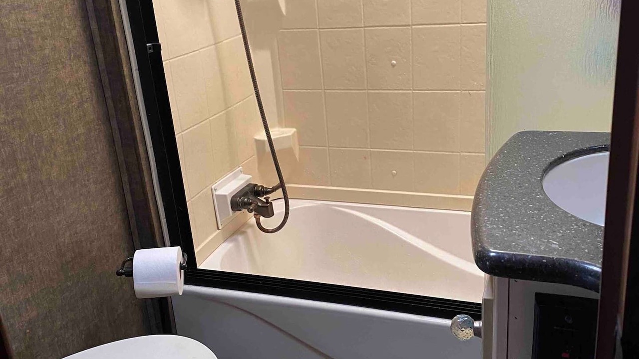 Photo of Bathroom in Chalk