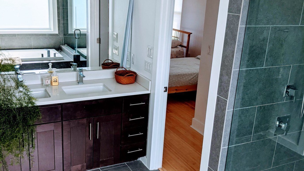 Photo of Bathroom in Govalle