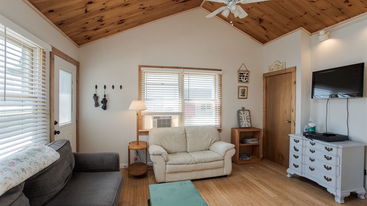 Photo of Livingroom in York Beach